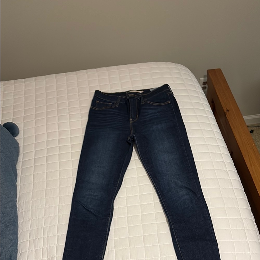 Women's Dark Blue Levi’s Jeans